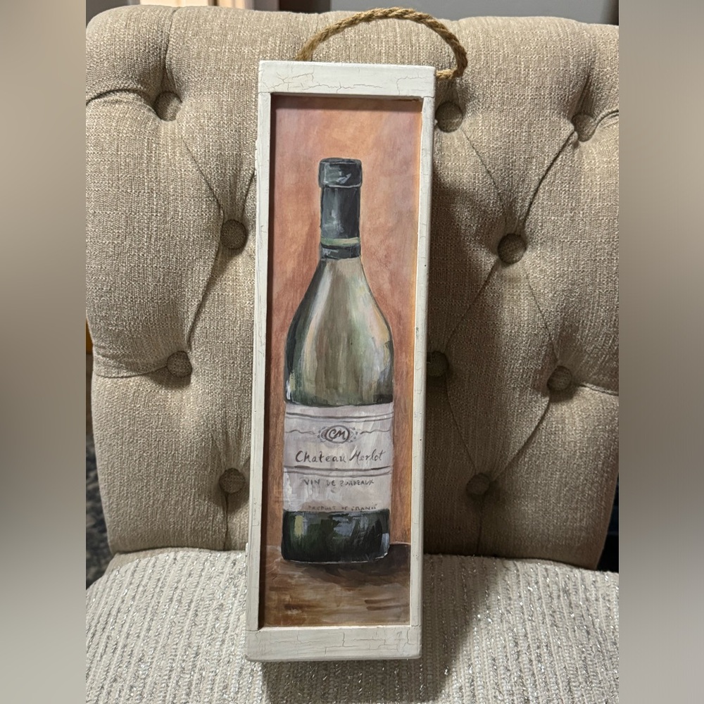 Wine box with closing clasp new without tags